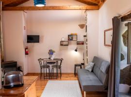 Casa Flor - Flower home, villa en Fajazinha