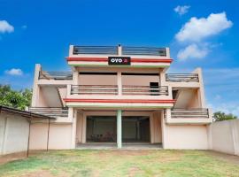 Hotel O Om Sai Garden, ξενοδοχείο σε Prayagraj