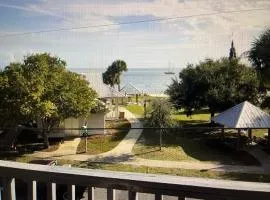 Lazy Shell Condo 325