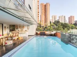 Amazing PH in Poblado 5BD & heated pool!
