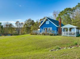 Relaxation Meets Upstate Adventure at Salem Home!, hotel in Rupert
