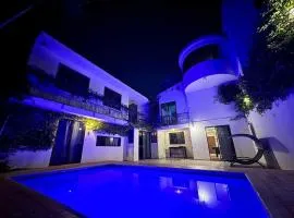 Alojamiento para 3 personas con alberca y billar