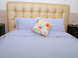 BOUZNIKA Piscine et plage, hotel in Bouznika