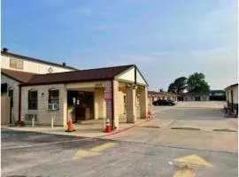 Golden Inn Dallas by Hotel O