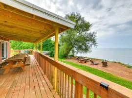 House on Oneida Lake on Lewis Point in Canastota