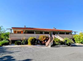 Hôtel Restaurant Mas Le Châtelet，位于圣保罗德费努耶的酒店