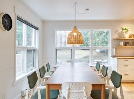 La Jumelle d'en bas - 5 chambres - 15 personnes, hotel in Saint-Férréol-les-Neiges