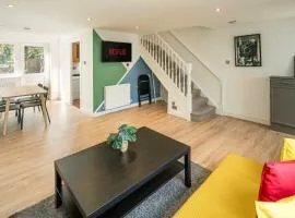 Family-Friendly 3-Bed House with Huge Garden