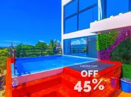 Romantic Playa Escape I 500m Award-Winning Beach I King Bed I AC Pool Gym WiFi 205