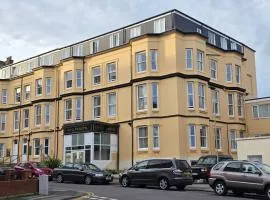 Rivelyn Hotel Bar & Restaurant