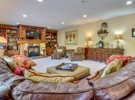 Upscale Group Getaway in Orem with Private Hot Tub, khách sạn ở Orem