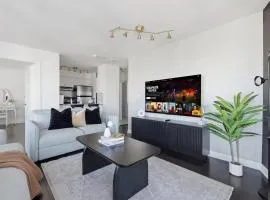 Stylish 2BR Downtown Escape Prime Victoria Spot