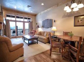 Palisades Lodge Suite 307