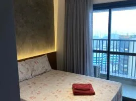 Apartamento na Liberdade a 300 metros do Metro e Feirinha da Liberdade