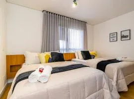 Studio com 2 Camas de Casal e Garagem - EIX0705