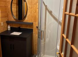 Les lofts nord-valins, hotel in Saint-David-de-Falardeau