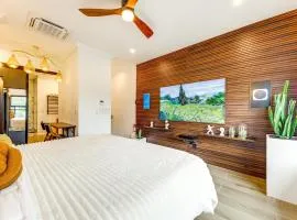 Home in Heart of Wilton Drive, 4 Mi to Beach