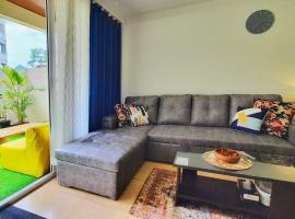 Luxury Pool view Apartment w Jacuzzi by Mirabella, lodge en Mapusa