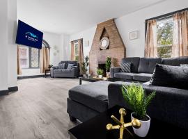 Large-Group Ready-8BR Home Near Niagara, caba&ntilde;a o casa de campo en Niagara Falls