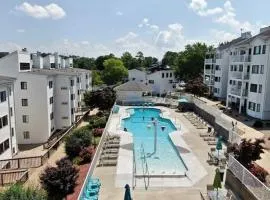 3 Bedroom Osage Beach Condo w/ Pool & Main Channel Views