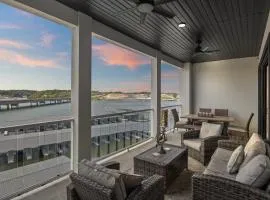 Amazing Top Floor Condo at Topsider Resort Community