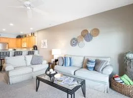 Experience Lakeside Living at Its Finest: Stunning Views and Prime Location!