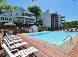 Dream Condo with Perfect Location for All The Fun!, Hotel in Osage Beach