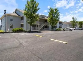 Games, Lake Views, Ease of Access to Unit & Attractions, Family-Friendly, Outdoor Comfort