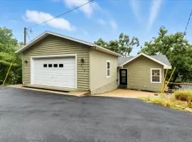 Garage Parking, Slide, Kayaks & Fun at 10MM