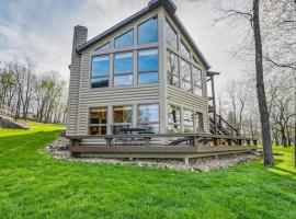 Hot Tub, Fire Pit, Awesome Loft & Amazing Views!, ξενοδοχείο σε Buck Creek