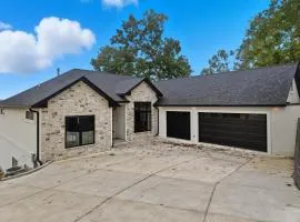 Huge Private Dock w/ 2 Slips + 2PWC, Beautiful Views, Lakeside Hot Tub, Pool & Pickleball