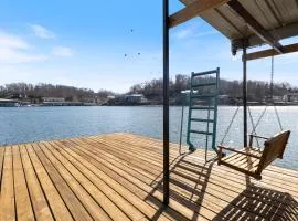Spacious, Central Location, Fire Pit, Boat Slip