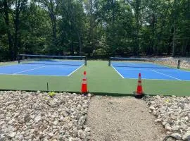 Porto Cima w/ Game Room, Dock, Boat Slip, Kayaks, Lakeside Fireplace & Hot Tub