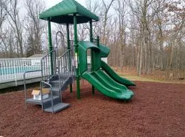 Porto Cima w/ Game Room, Dock, Boat Slip, Kayaks, Lakeside Fireplace & Hot Tub