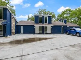 Our Cove Retreat - Perfect for Wave-Free Swimming, Tanning & Prime Location Fun!