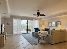 The Palms – 3BR Condo with Balcony & Pool
