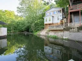 Wonderful Remote Lake Cabin! Fish from Deck & Dock