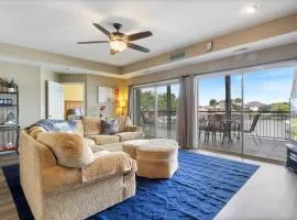 Lakefront 1st-Floor Condo, Screened Patio, Pools & Courts