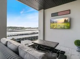 Lakefront Topsider Condo w/ Boat Slip, 2 Pools & Large Deck