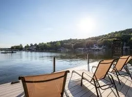 Ideal Cove with Amazing Dock, Kayaks & Fire Pit