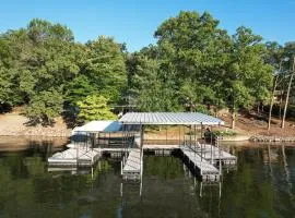 Ideal Cove with Amazing Dock, Kayaks & Fire Pit