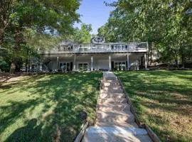 Ideal Cove with Amazing Dock, Kayaks & Fire Pit