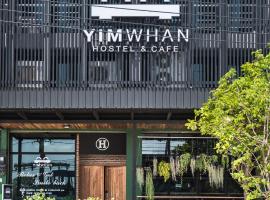 Yimwhan Hostel & Cafe Ayutthaya, hotel i Ayutthaya