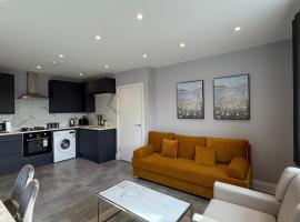 Modern 2 Bed Apartment Includes Free Parking, hotel i Aldershot