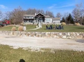 LOTO Pointe, Updated Luxury Home w/ Boat & PWC Slip, Boat Ramp, Firepits, Pool Table & More!