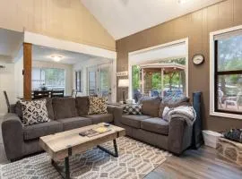 Lakefront Retreat w/ Private Dock, Kayaks, Swim Mat & Lake Views