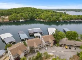 Great Views and Pool Next to Docknockers!