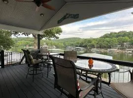 Spectacular Sunsets, Live Music & Nearby Restos