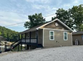 Spectacular Sunsets, Live Music & Nearby Restos