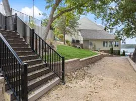 Poolside Condo with Amazing Lake Views & Design